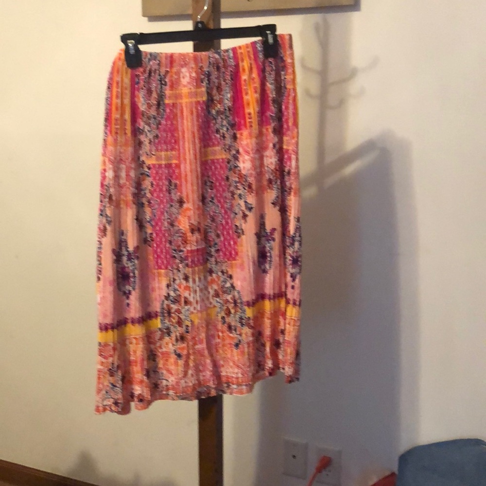 Multi pattern polyester skirt